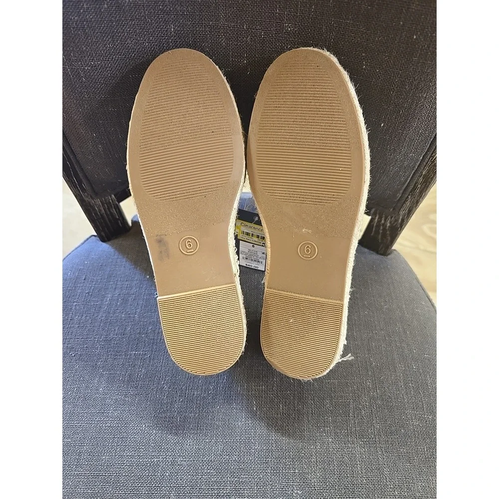 Women's Celia Floral Lace Mary Jane Espadrille Flat with Memory Foam Insole Sz 6